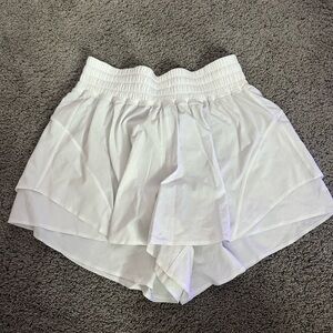 Lululemon Athletica White Women's Shorts